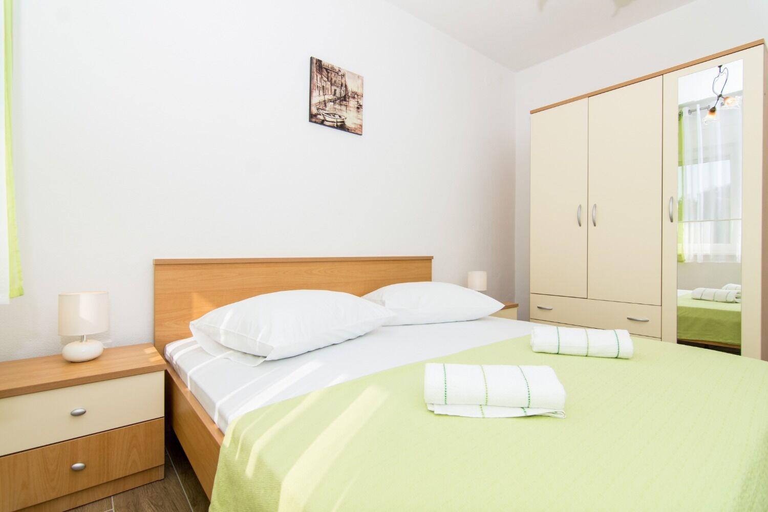 Apartments Ivica - Garden Terrace Слатине Екстер'єр фото